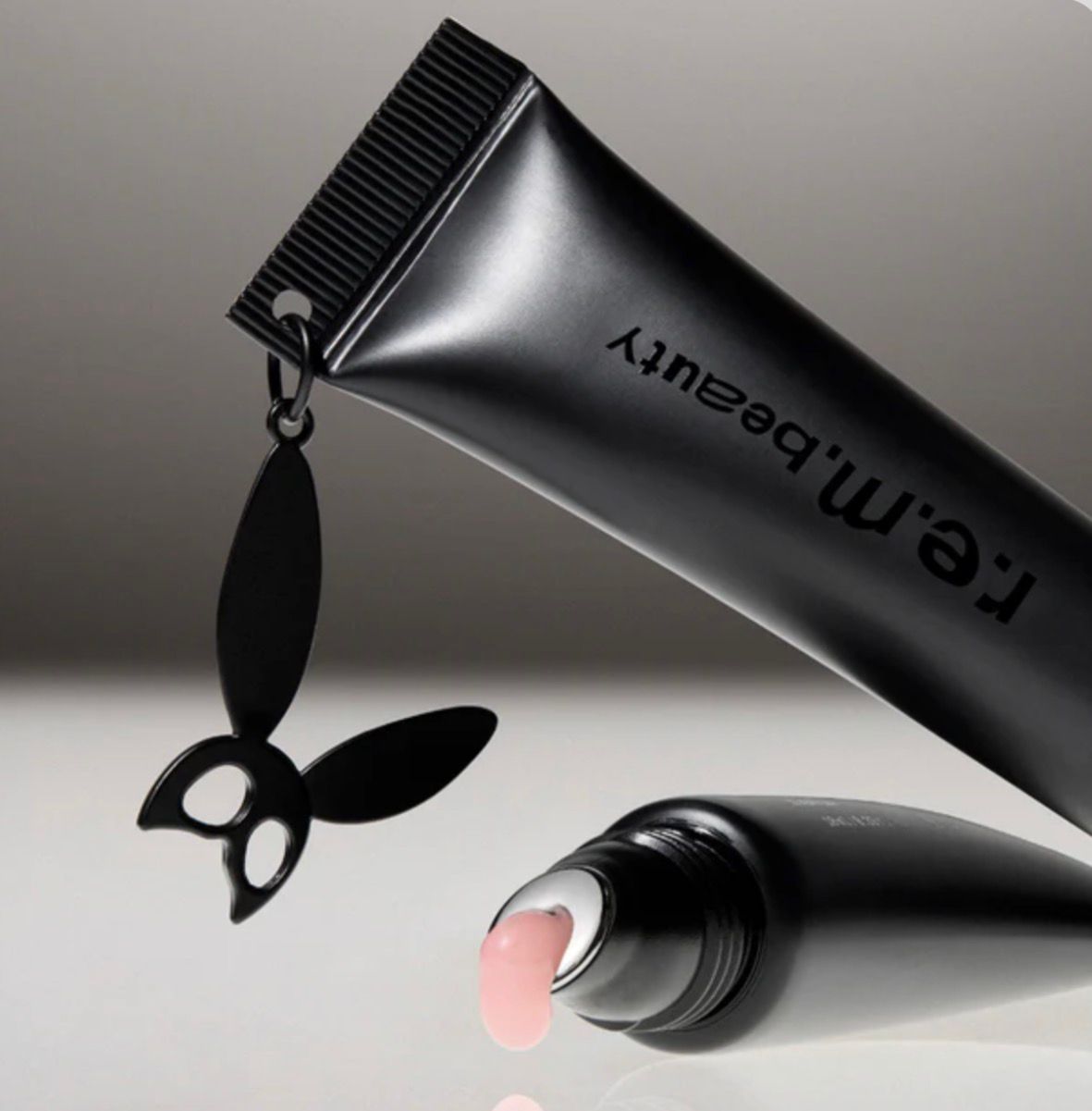 PRE- ORDEN Dangerous Woman Lip Mask R.E.M BEAUTY