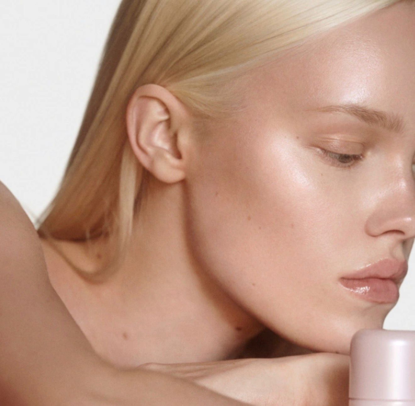 PREORDEN RHODE HIGHLIGHT MILK MULTIPURPOSE LUMINIZER
