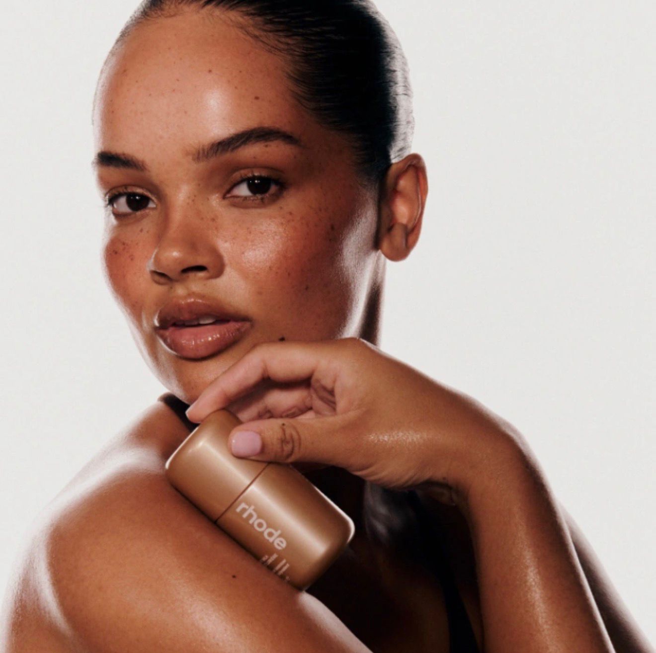 PREORDEN RHODE HIGHLIGHT MILK MULTIPURPOSE LUMINIZER