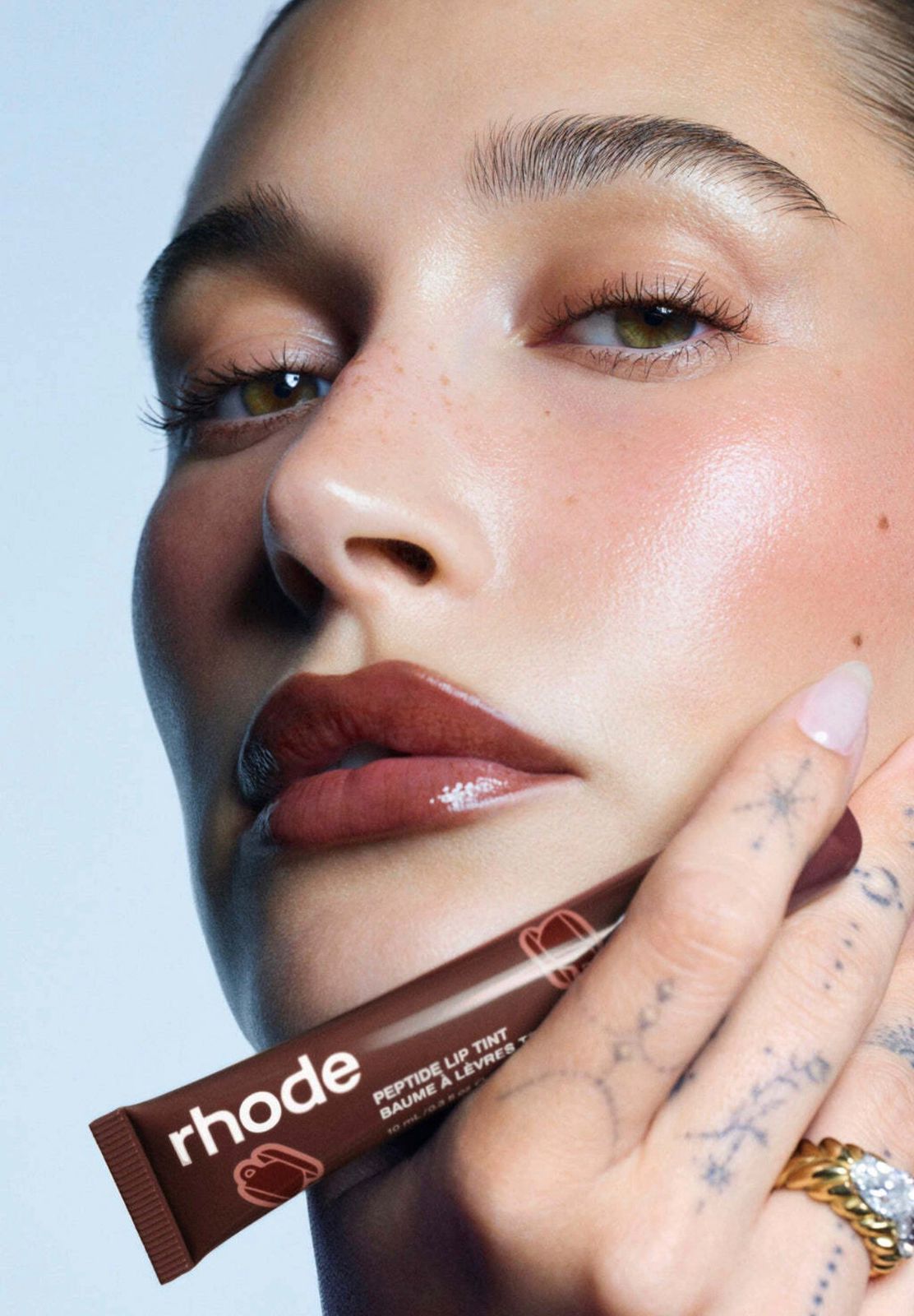 RHODE LIMITED EDITION SCENTED PEPTIDE LIP TINT NOURISHING GLAZE - ESPRESSO- AROMA A TIRAMISU