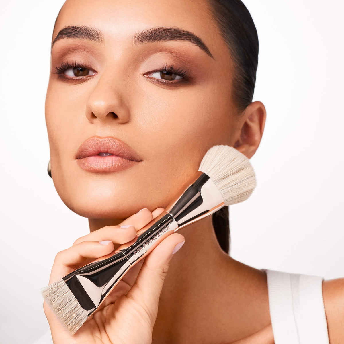 PATRICK TA Dual Ended Foundation Brush – foto 3